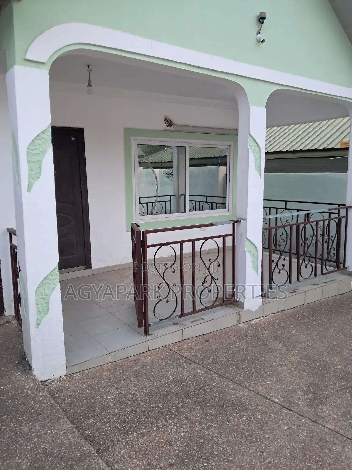 4bdrm House in Kwabenya Acp for rent