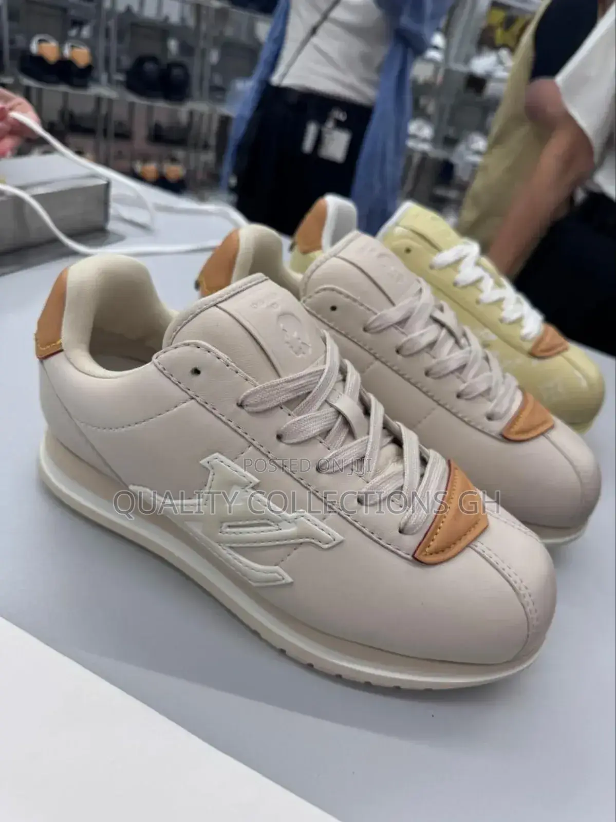Lv Cream Sneaker