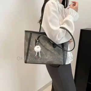 Chic Spacious: 2025 Retro Elegant Tote Bag for Every Occasion