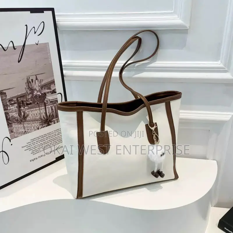 Chic Spacious: 2025 Retro Elegant Tote Bag for Every Occasion
