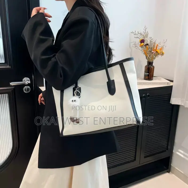 Chic Spacious: 2025 Retro Elegant Tote Bag for Every Occasion