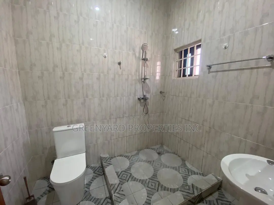 4bdrm Townhouse / Terrace in Madina Estate, East Legon for rent