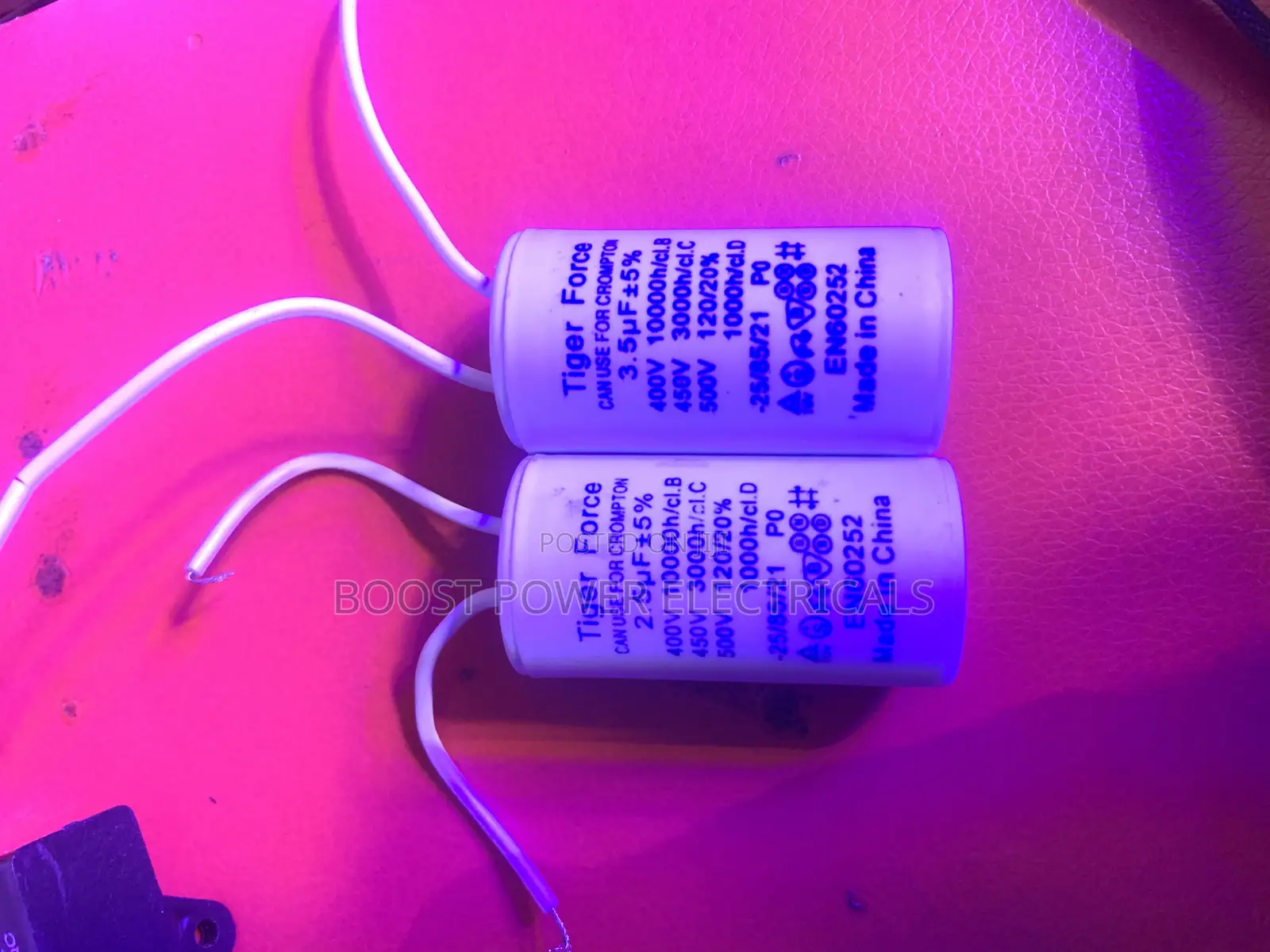 White Fan Capacitor 2.5uf, 3.5uf (100 in a Box)