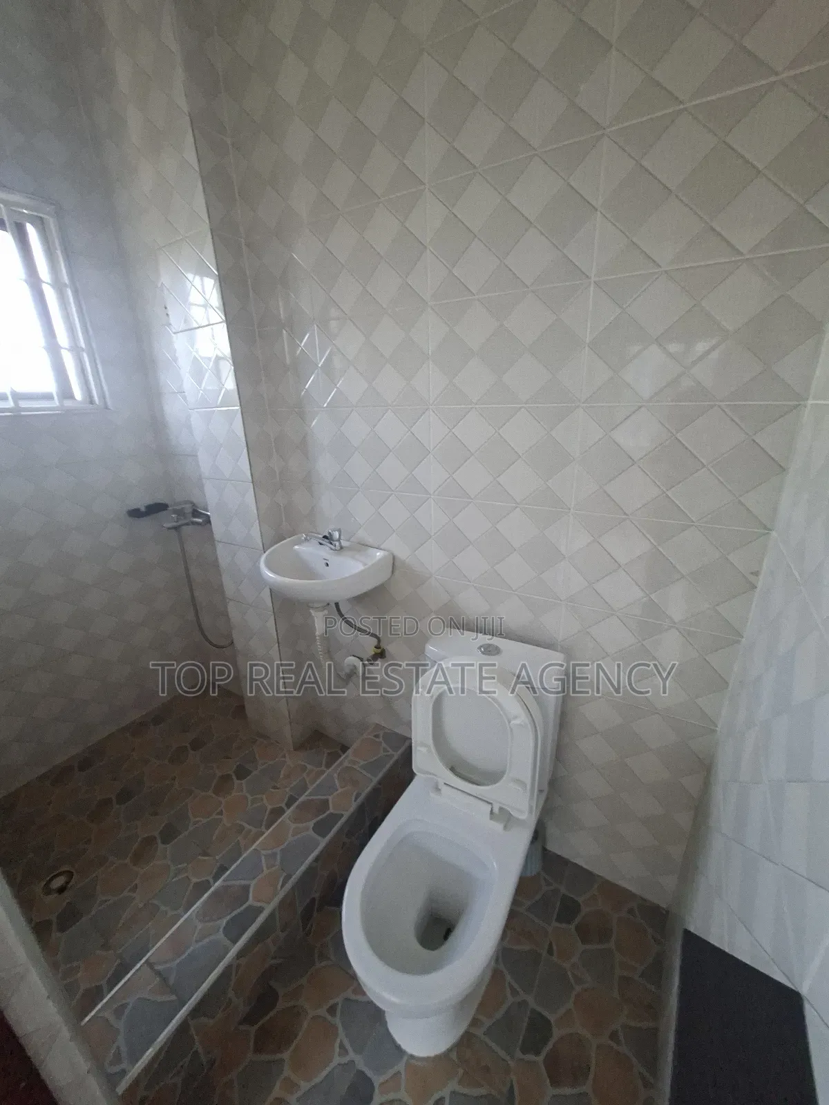 2bdrm Apartment in Pillar 2, Dome for rent