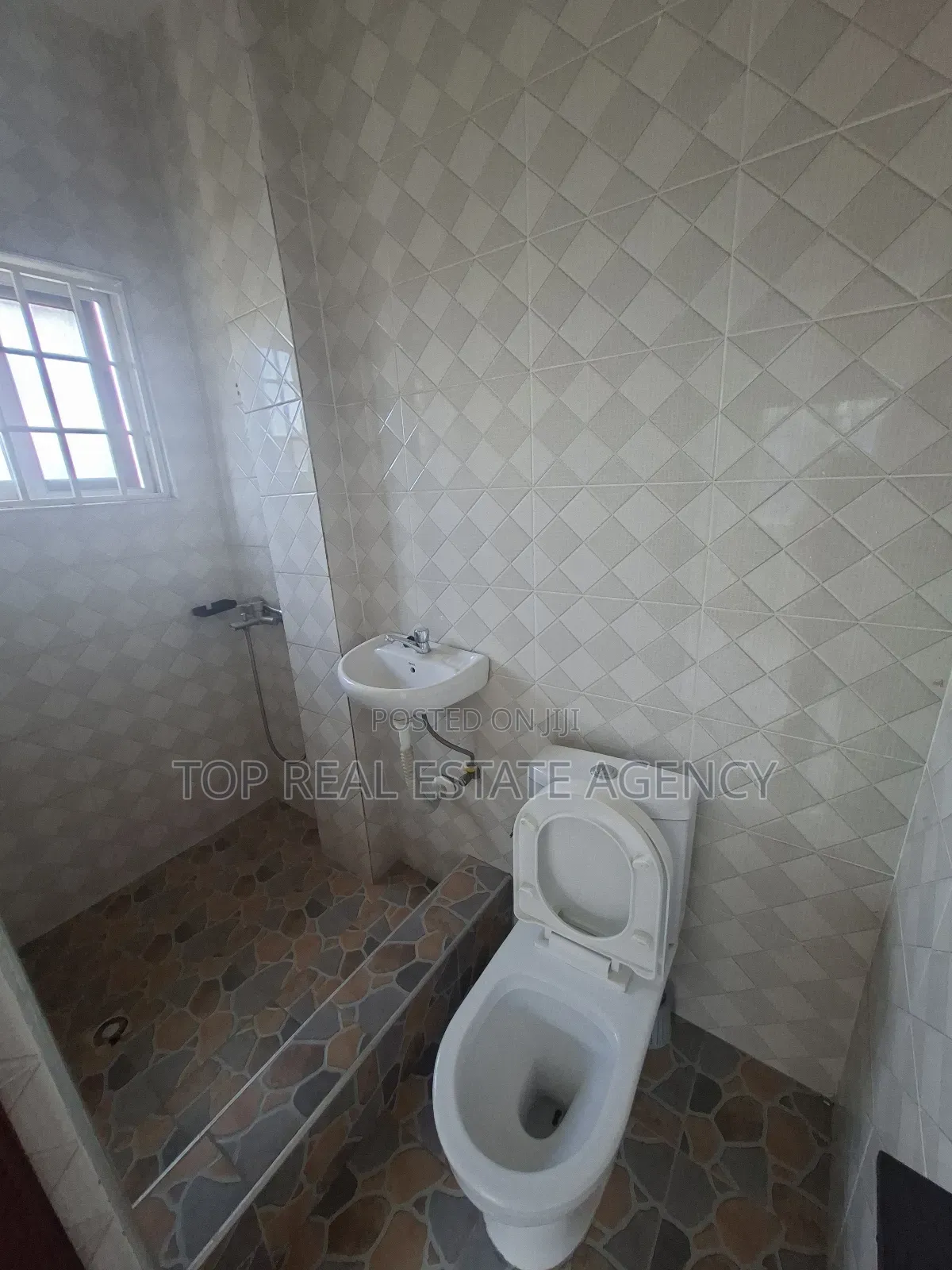 2bdrm Apartment in Pillar 2, Dome for rent