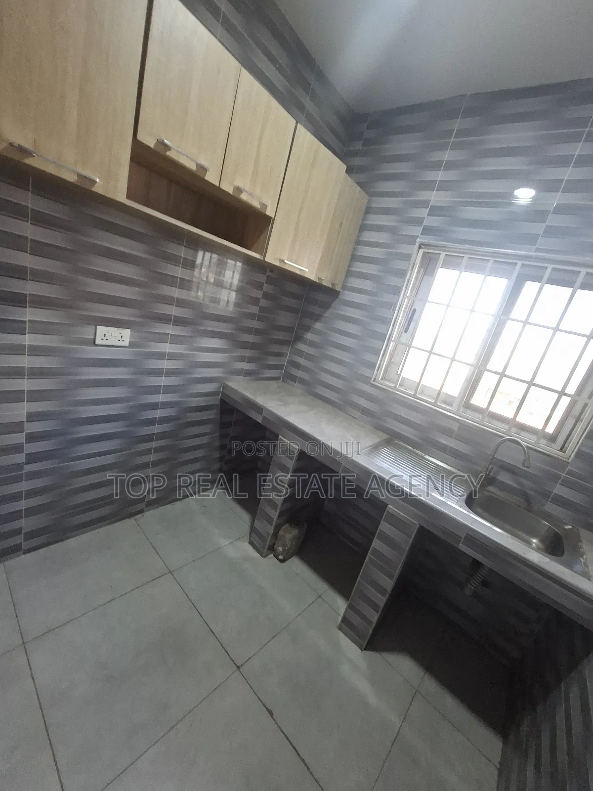 2bdrm Apartment in Pillar 2, Dome for rent