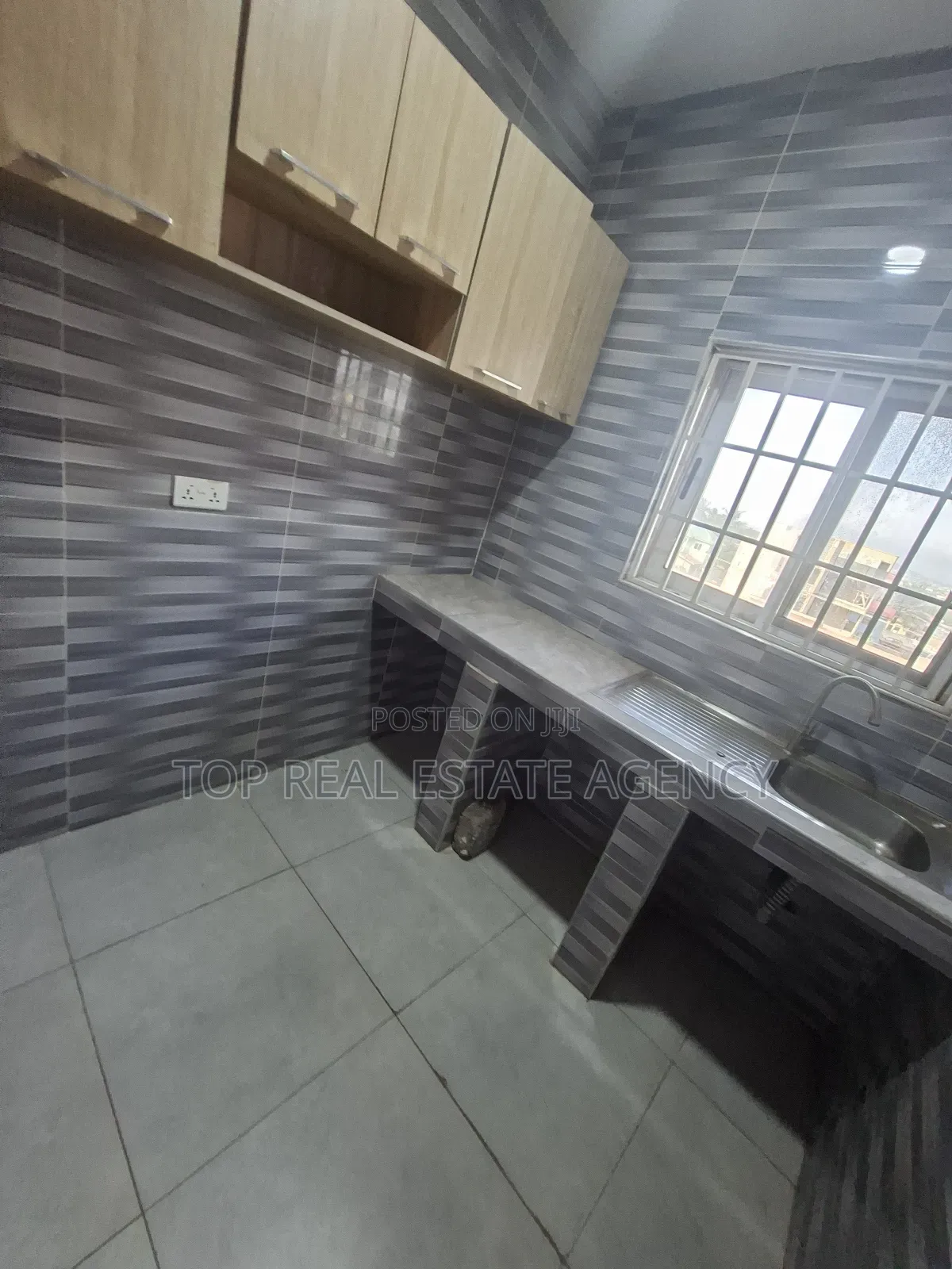 2bdrm Apartment in Pillar 2, Dome for rent
