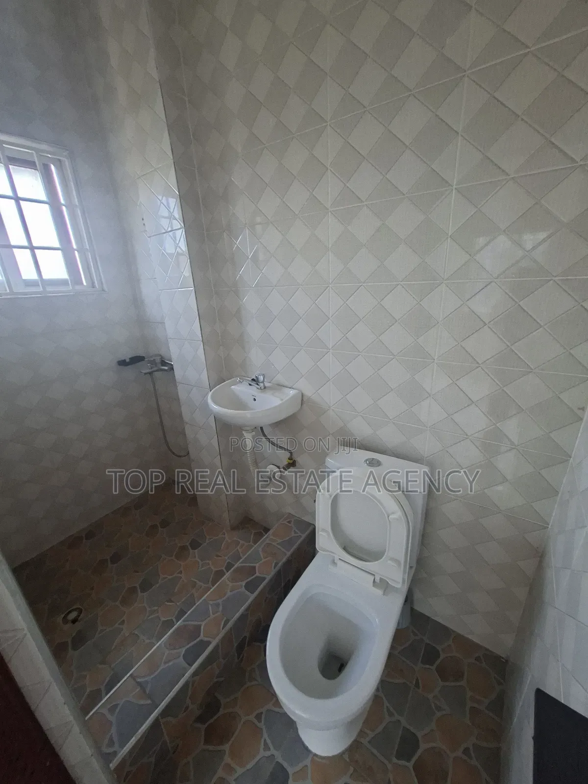 2bdrm Apartment in Pillar 2, Dome for rent