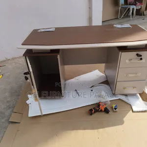 Single Desk