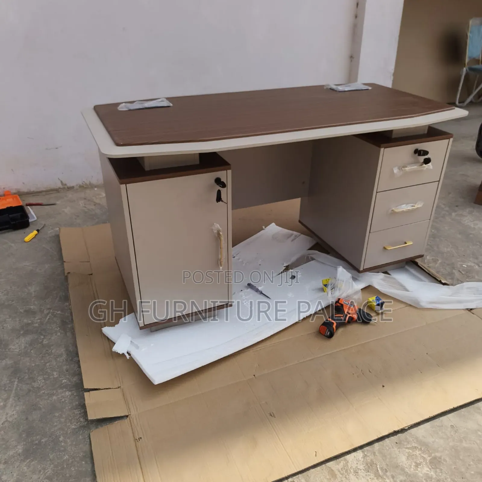Single Desk