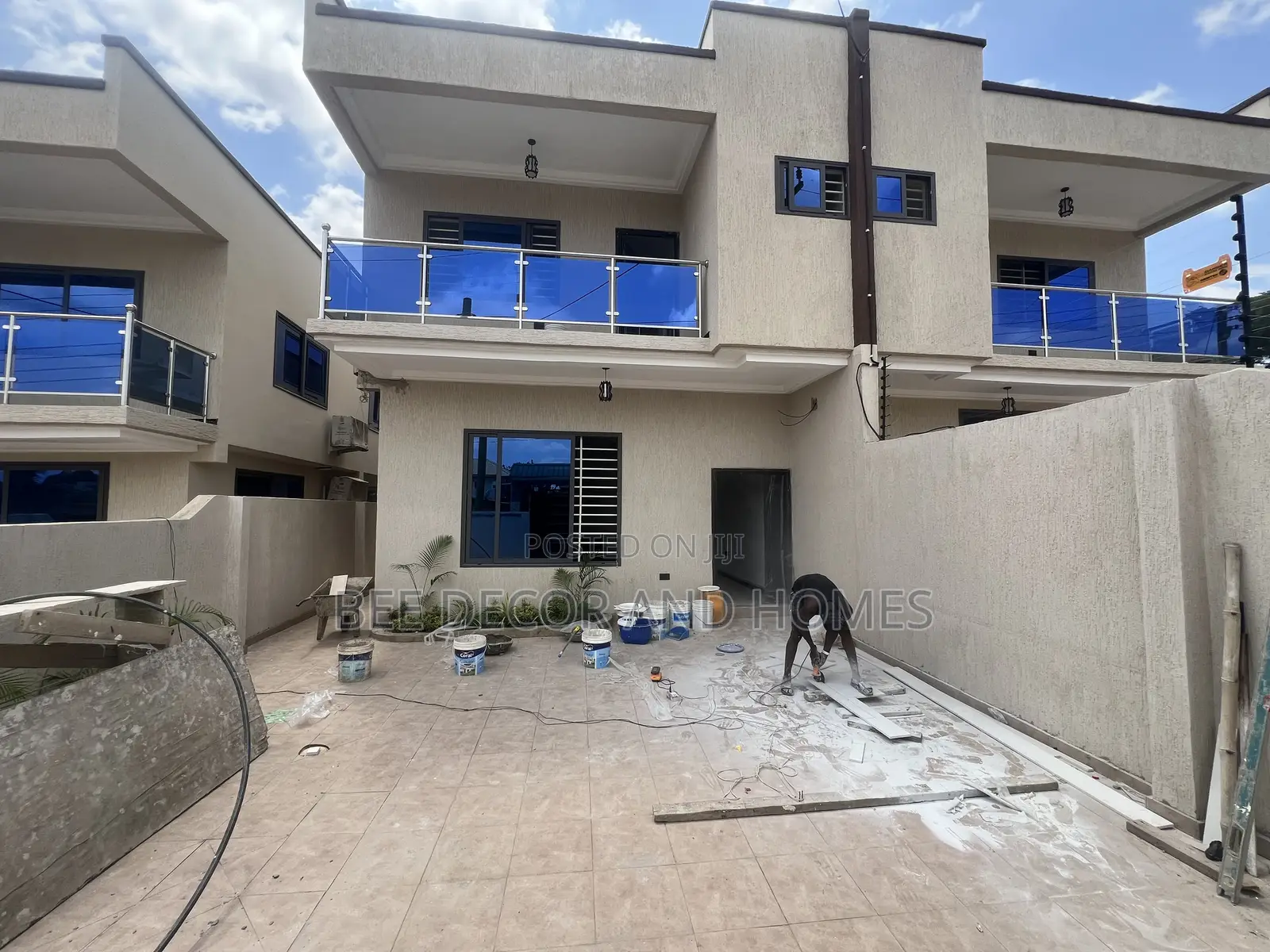 3bdrm House in Bee Decor & Homes, Ashomang Estate for sale