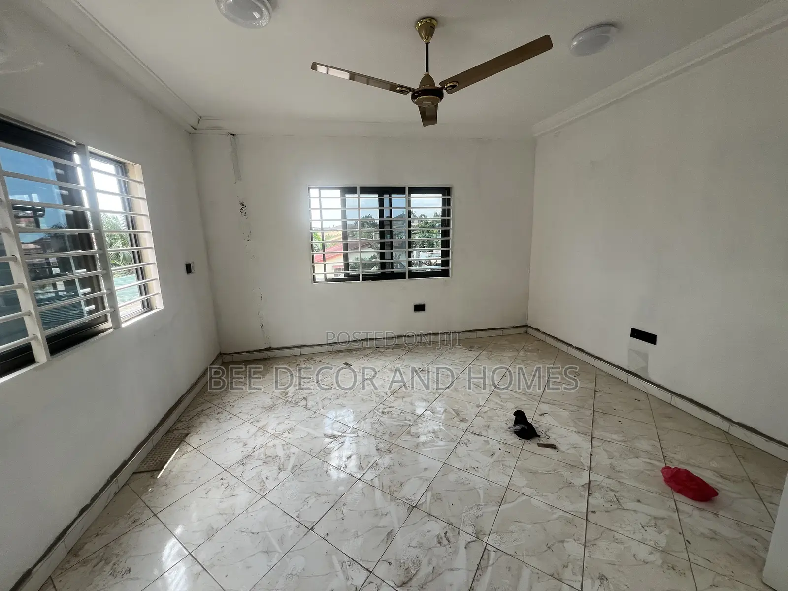 3bdrm House in Bee Decor & Homes, Ashomang Estate for sale