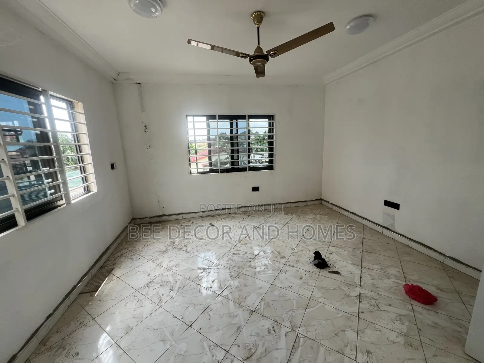 3bdrm House in Bee Decor & Homes, Ashomang Estate for sale