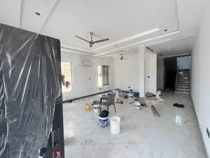 3bdrm House in Bee Decor & Homes, Ashomang Estate for sale