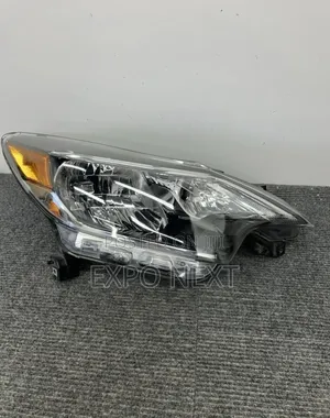 2017-2019 Nissan Versa Note Halogen Headlight (Right/Passenger)