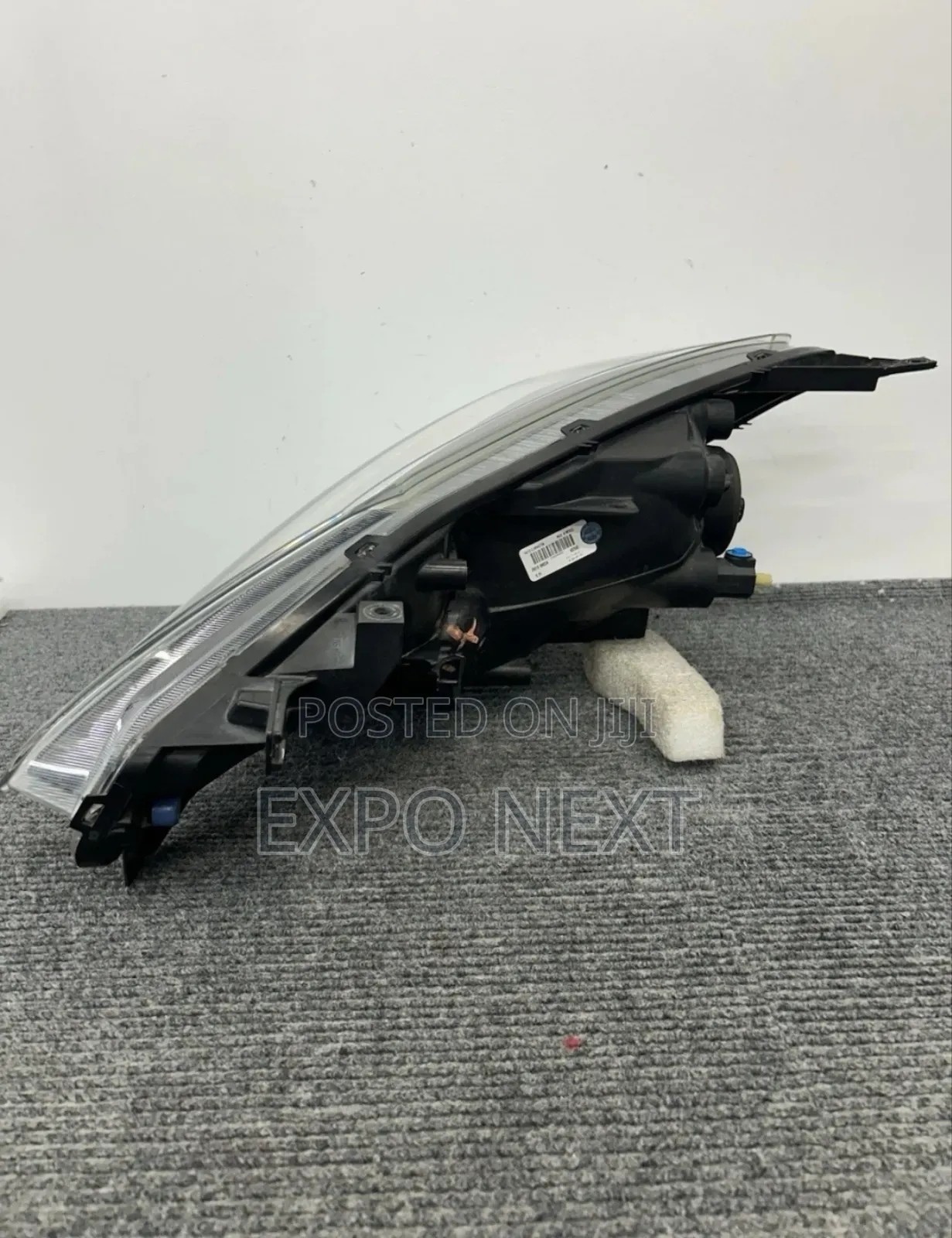 2017-2019 Nissan Versa Note Halogen Headlight (Right/Passenger)