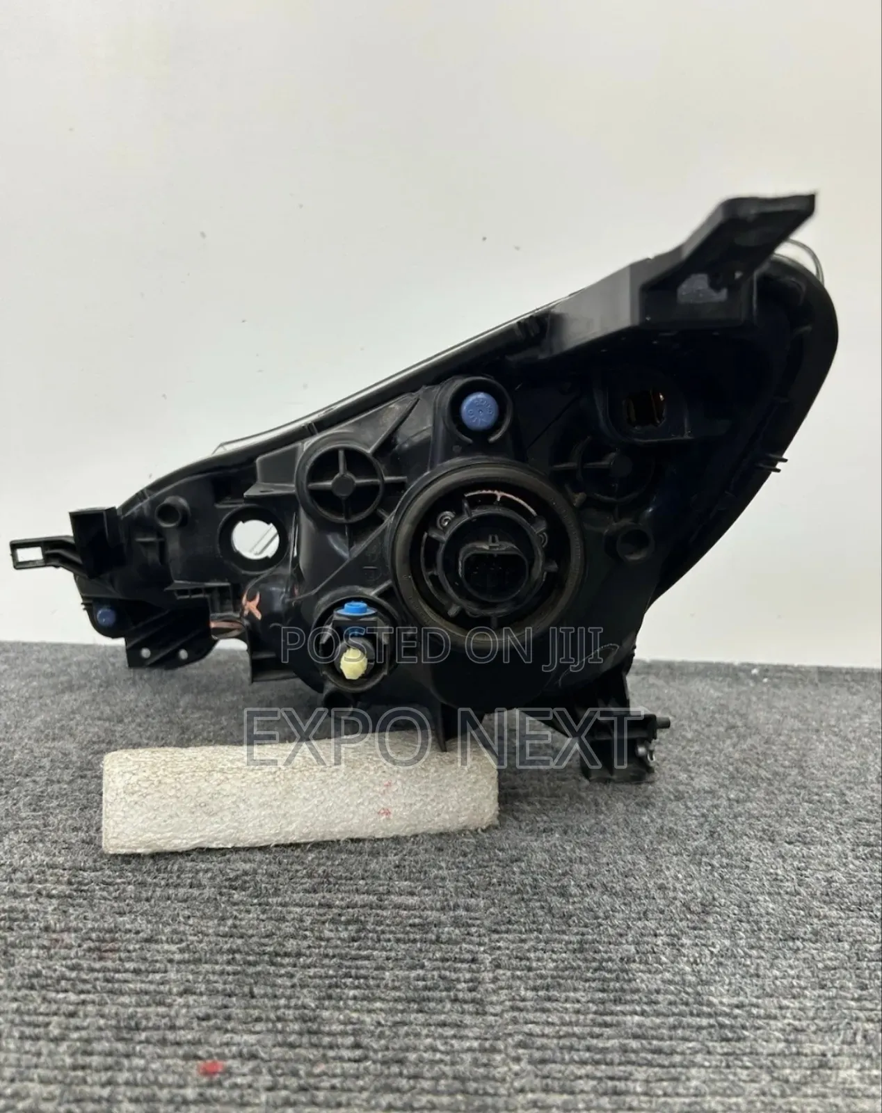 2017-2019 Nissan Versa Note Halogen Headlight (Right/Passenger)