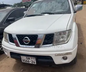 Nissan Navara 2012 White