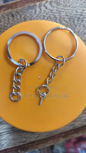 Keyring With Chain