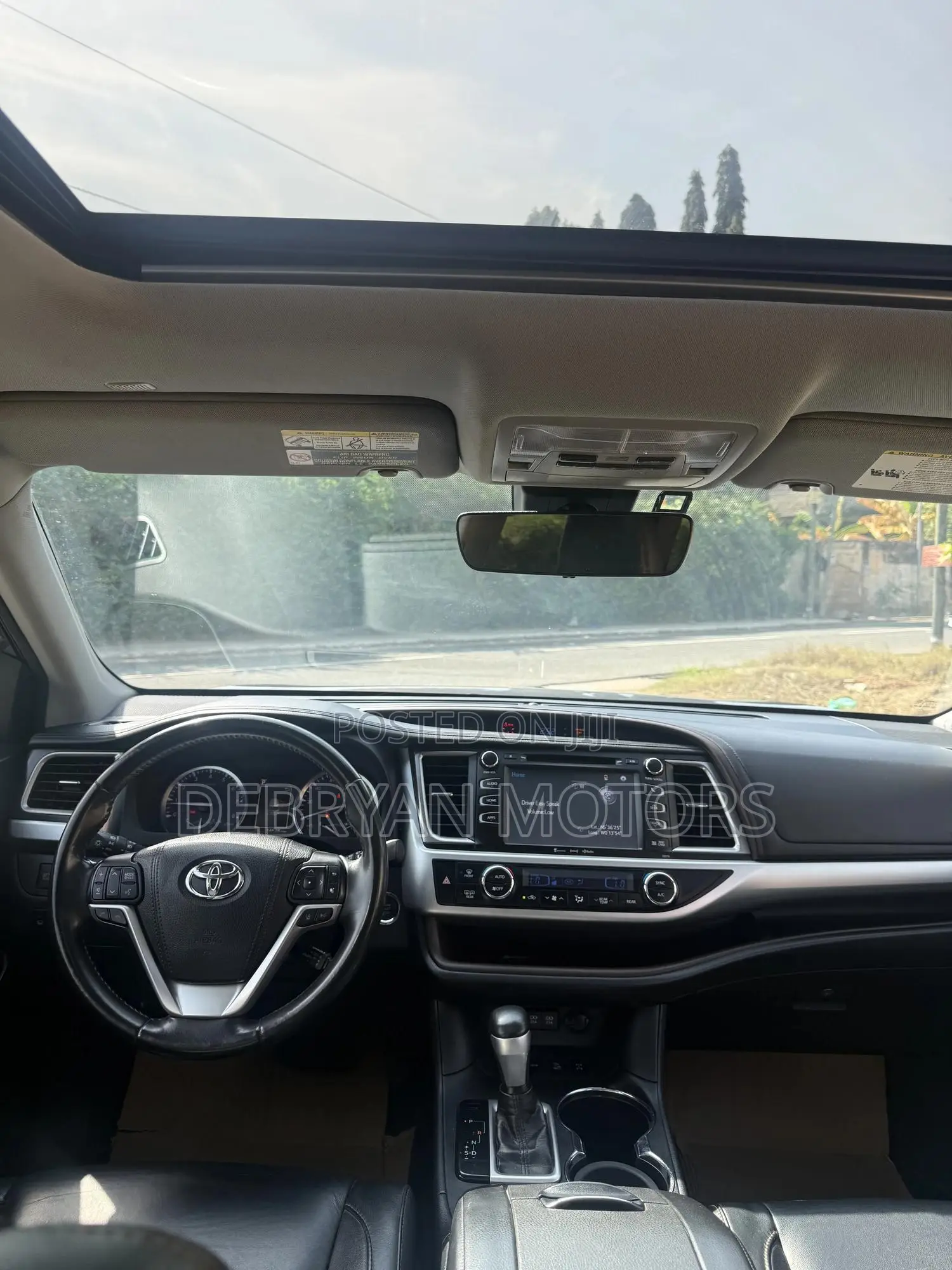 Toyota Highlander XLE 4x4 V6 (3.5L 6cyl 8A) 2018 Gray