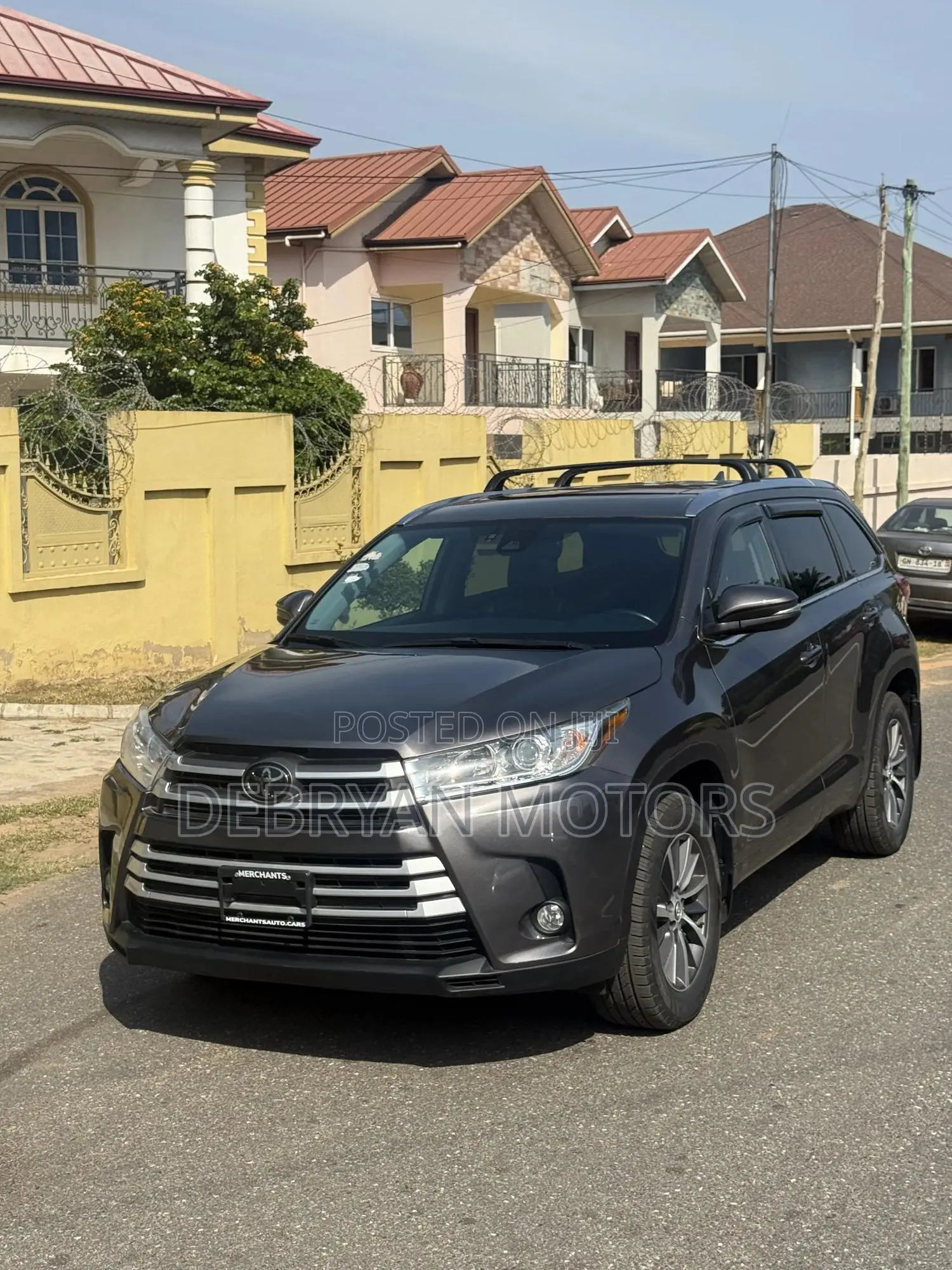 Toyota Highlander XLE 4x4 V6 (3.5L 6cyl 8A) 2018 Gray