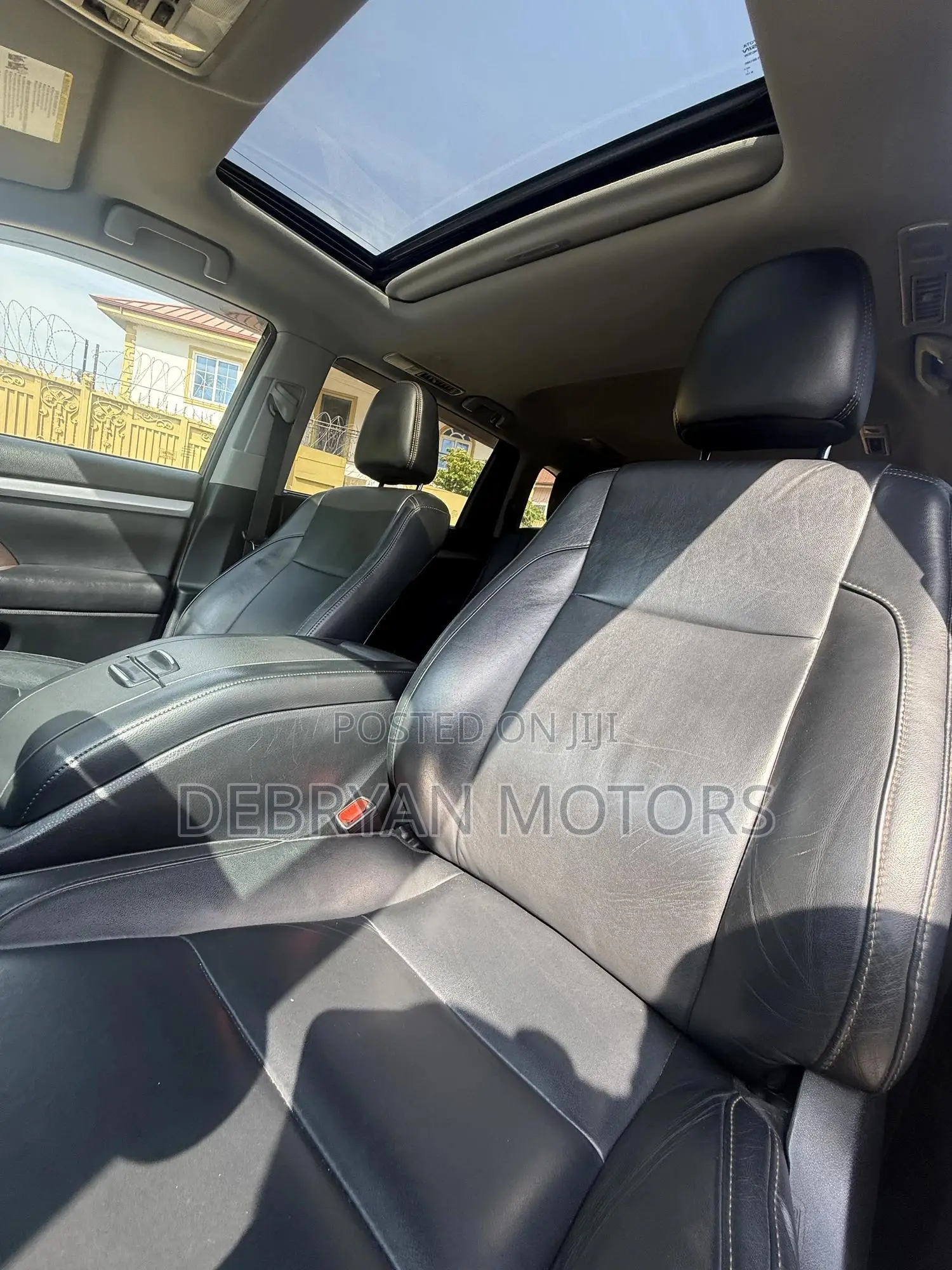 Toyota Highlander XLE 4x4 V6 (3.5L 6cyl 8A) 2018 Gray