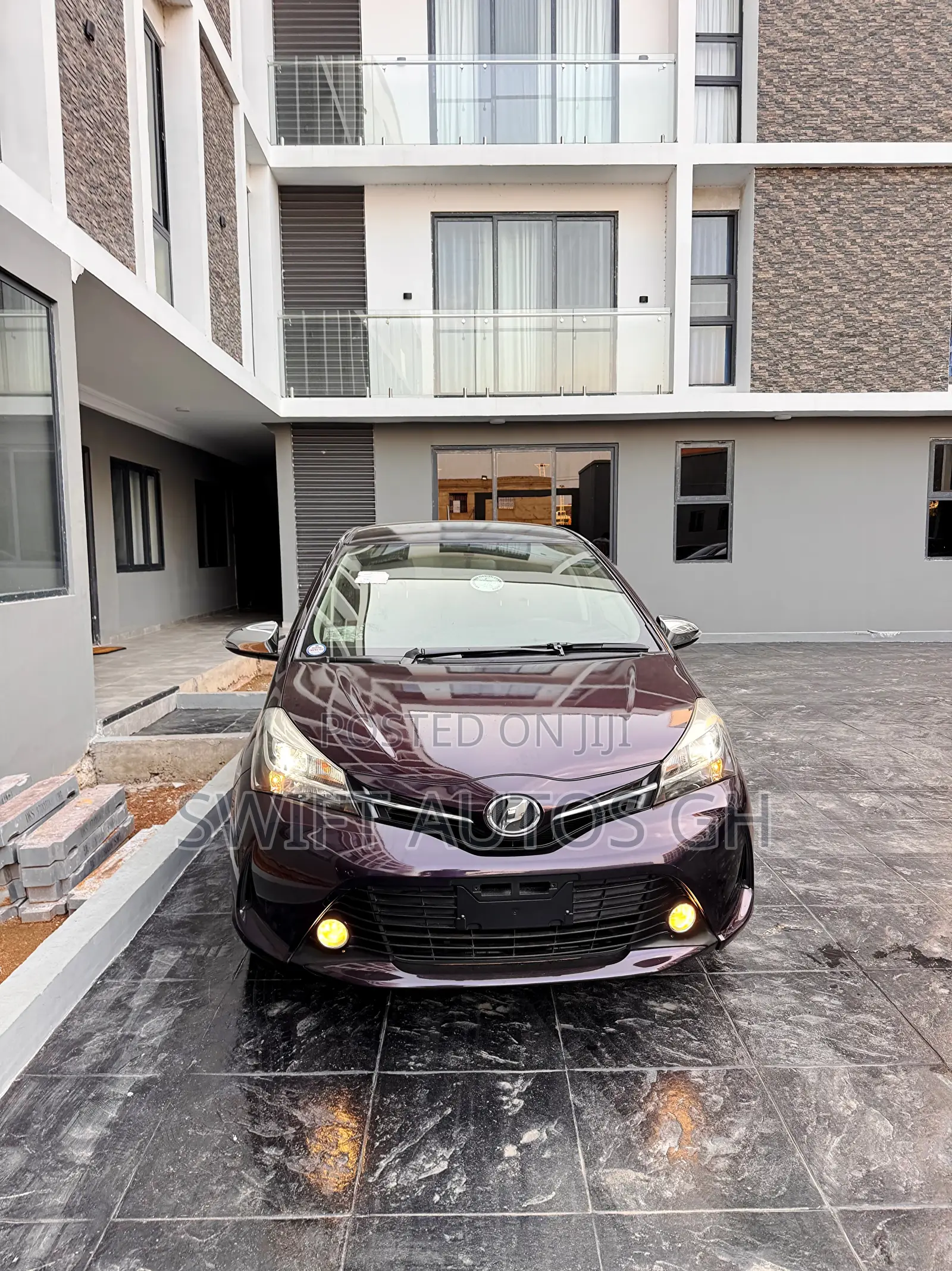 Toyota Vitz 1.5 FWD 3dr 2015 Purple