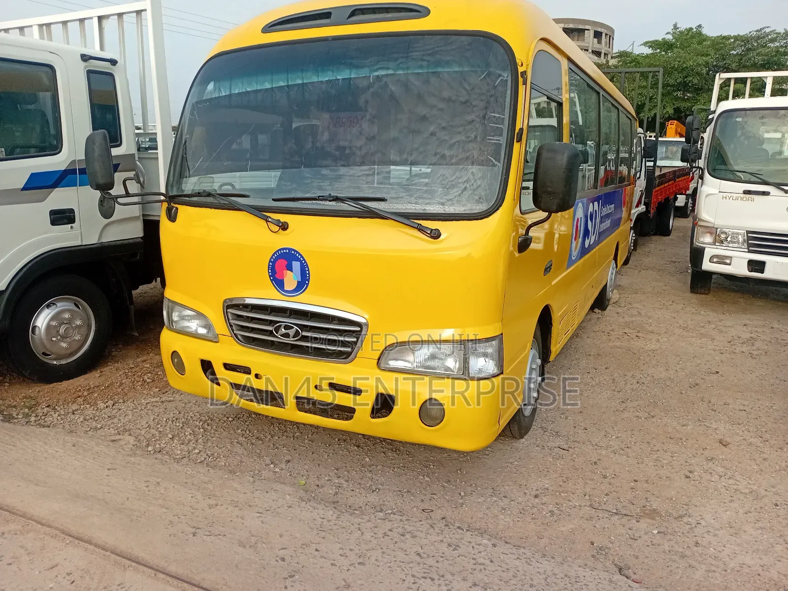 Hyundai County 2014 Yellow