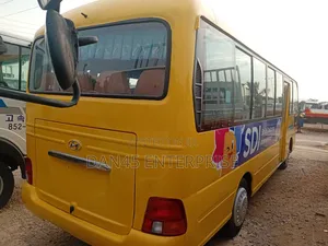 Hyundai County 2014 Yellow