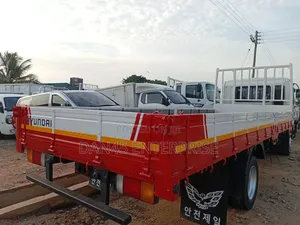 Hyundia 5 Tons Truck ( Six Holes )