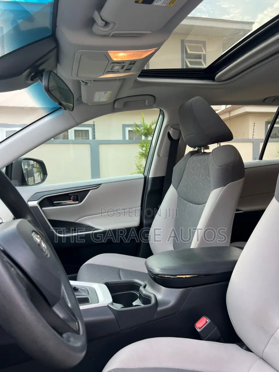 Toyota RAV4 XLE AWD 2020 Gray