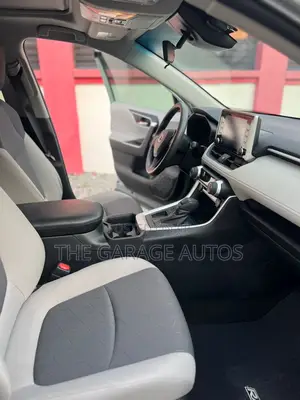 Toyota RAV4 XLE AWD 2020 Gray