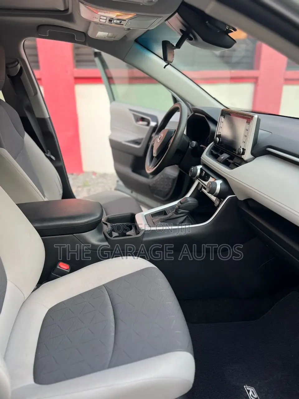 Toyota RAV4 XLE AWD 2020 Gray
