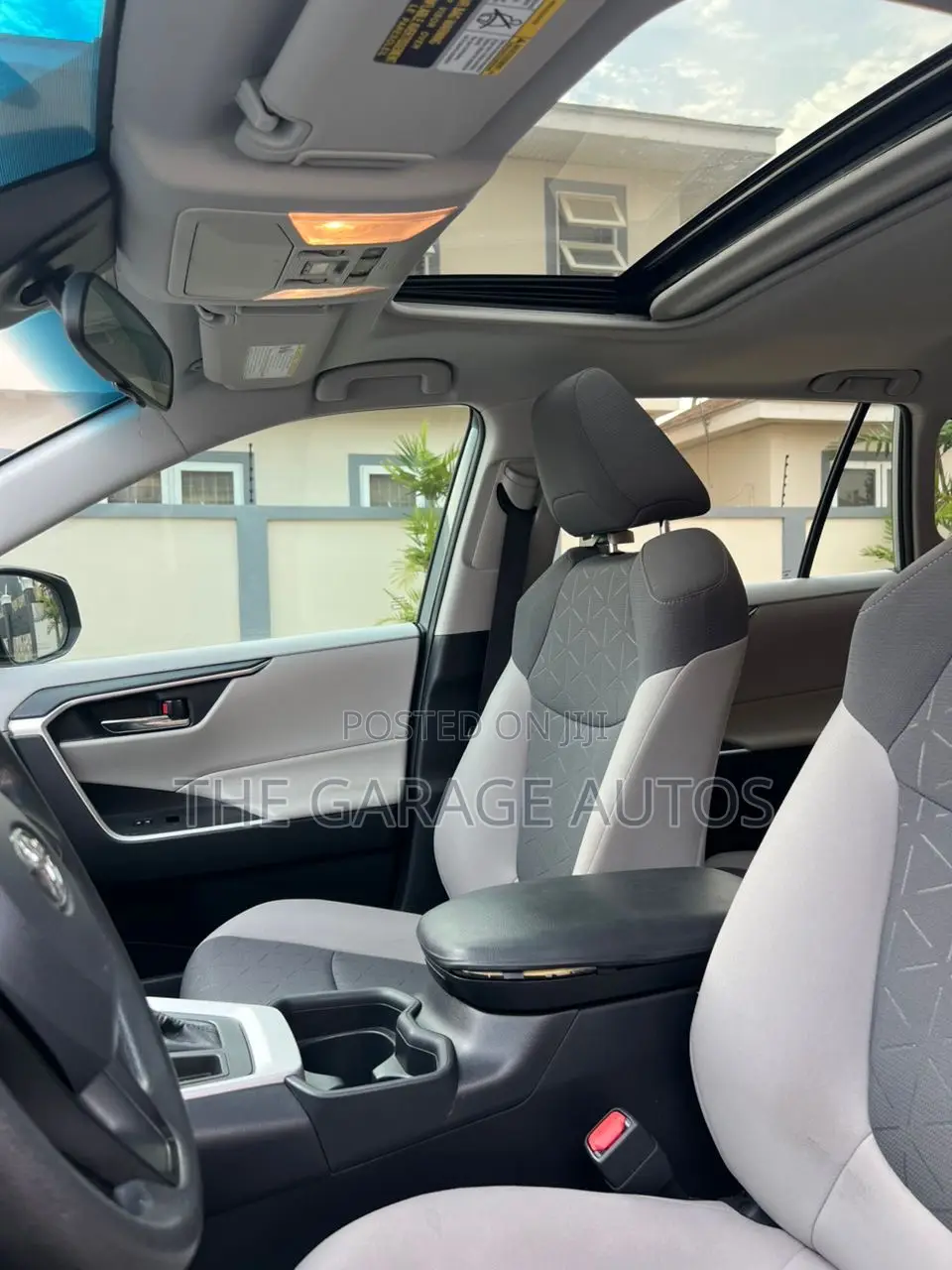 Toyota RAV4 XLE AWD 2020 Gray