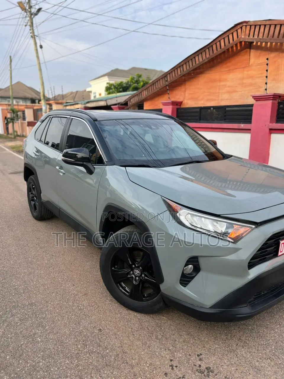 Toyota RAV4 XLE AWD 2020 Gray