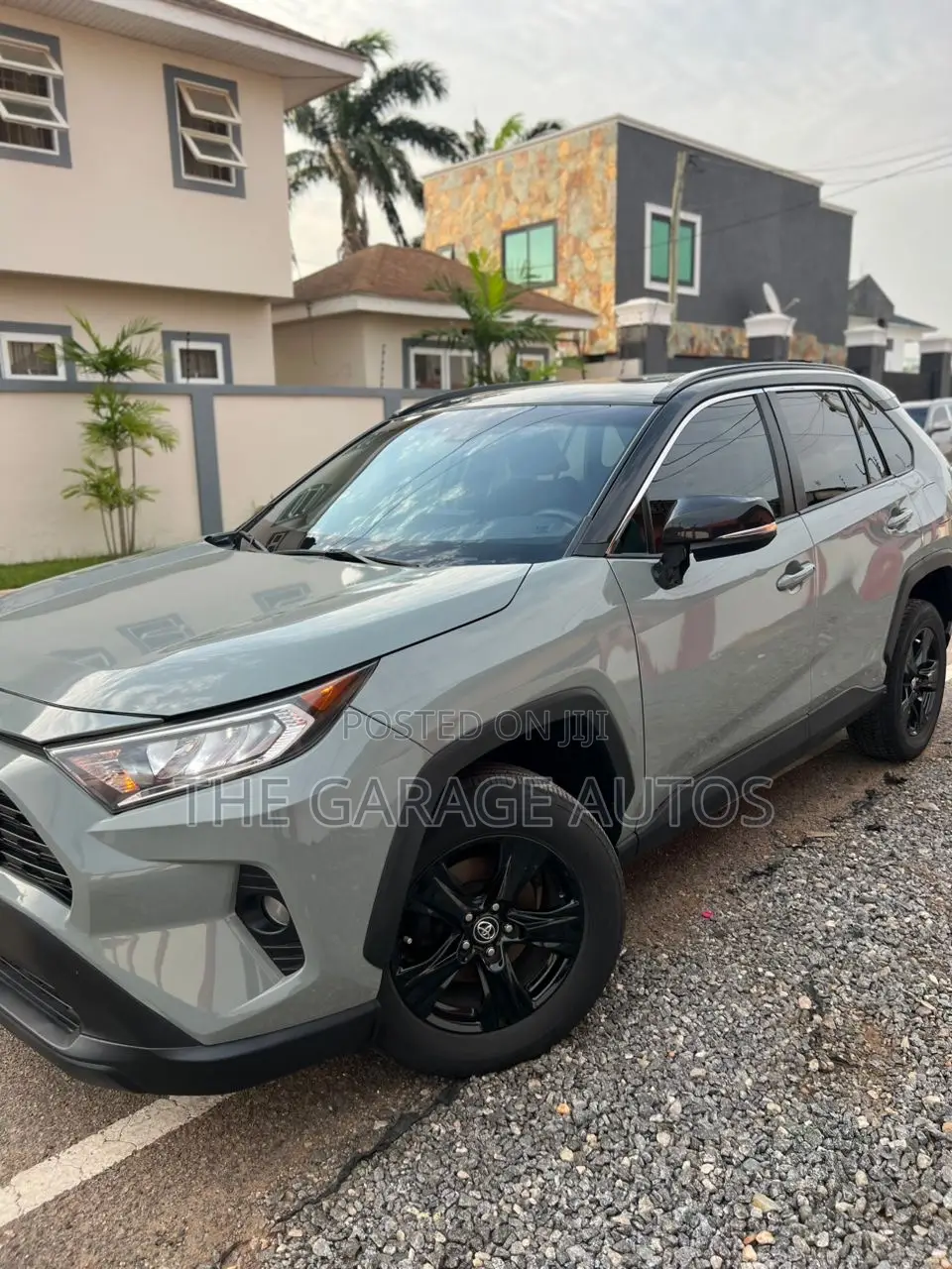 Toyota RAV4 XLE AWD 2020 Gray