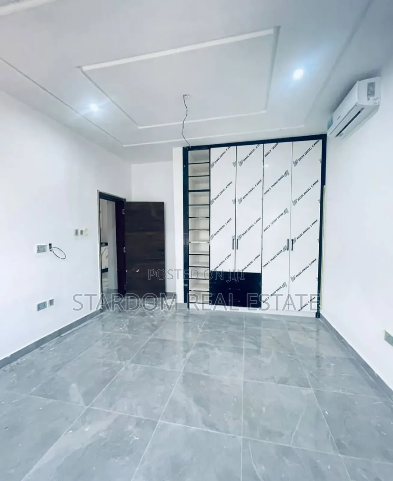 4bdrm Duplex in Lakeside Estate for sale