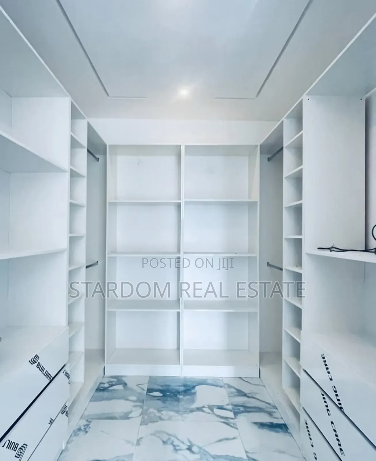 4bdrm Duplex in Lakeside Estate for sale