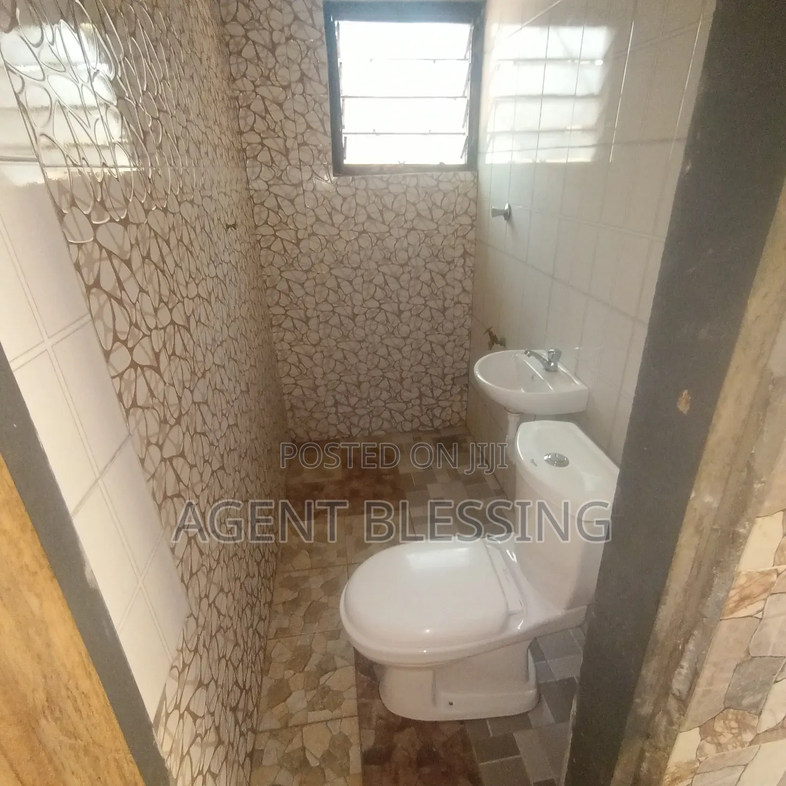 1bdrm Apartment in Golf City, Tema Metropolitan for rent