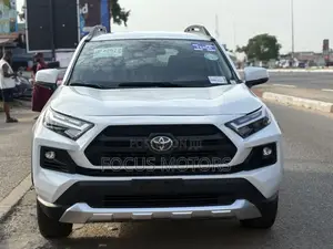 Toyota RAV4 2024 White