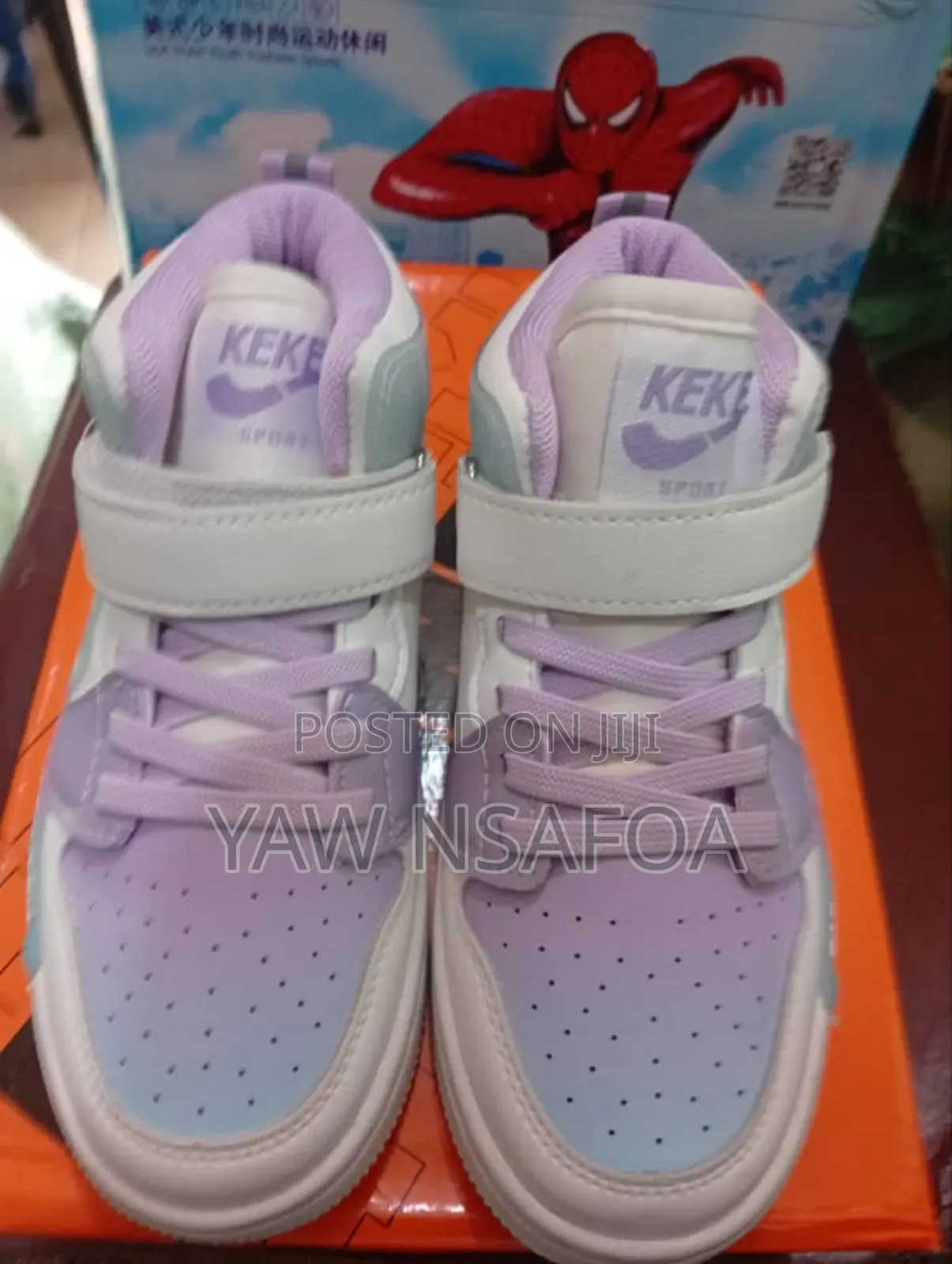 Kids Shoe Sneaker Home