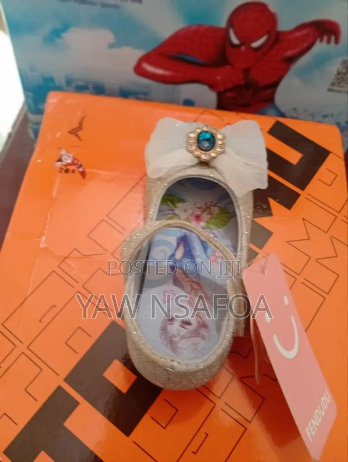 Kids Shoe Sneaker Home