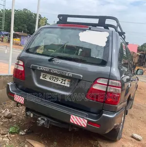 Toyota Land Cruiser 2006 Gray