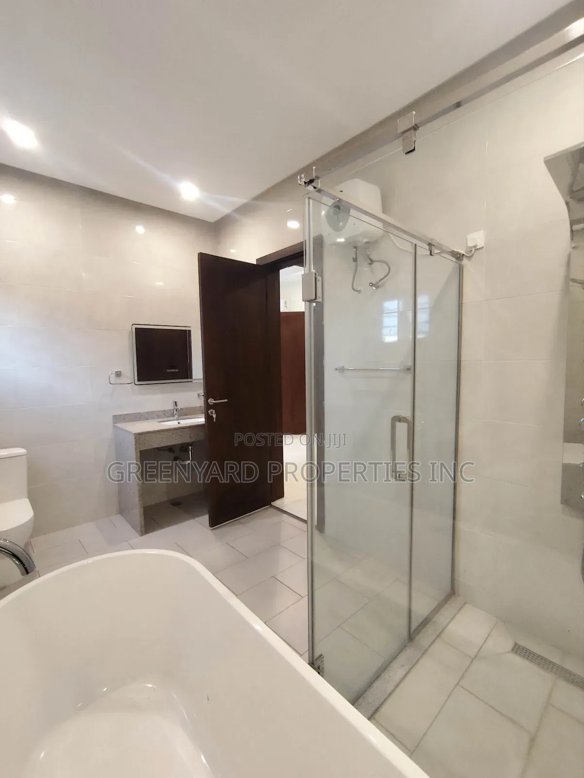 7bdrm House in American House, East Legon for rent