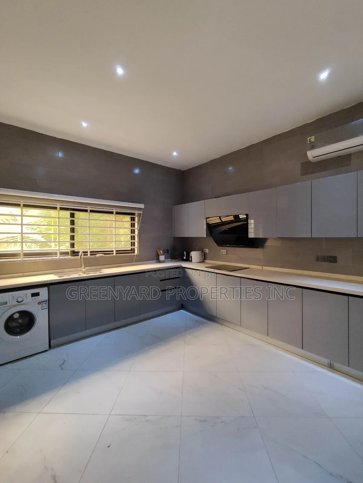 Furnished 4bdrm Townhouse / Terrace in East, Airport Residential Area