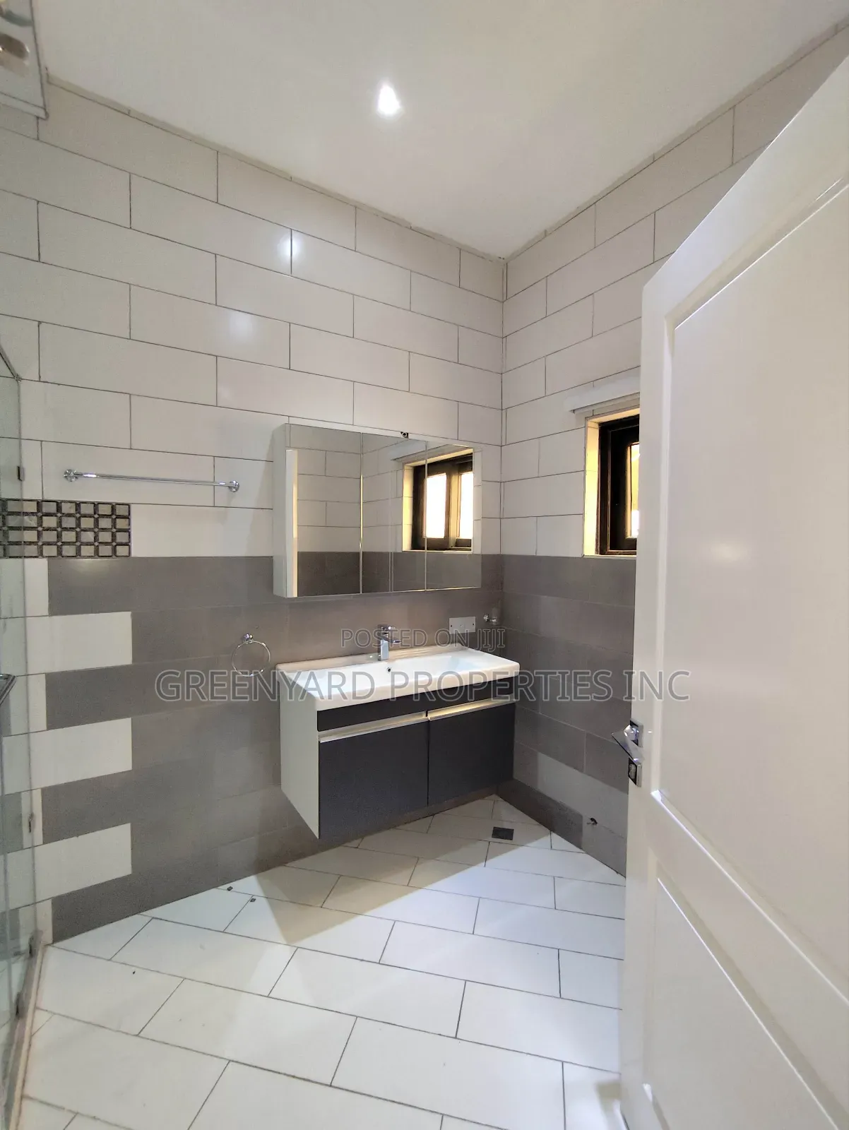 Furnished 4bdrm Townhouse / Terrace in East, Airport Residential Area