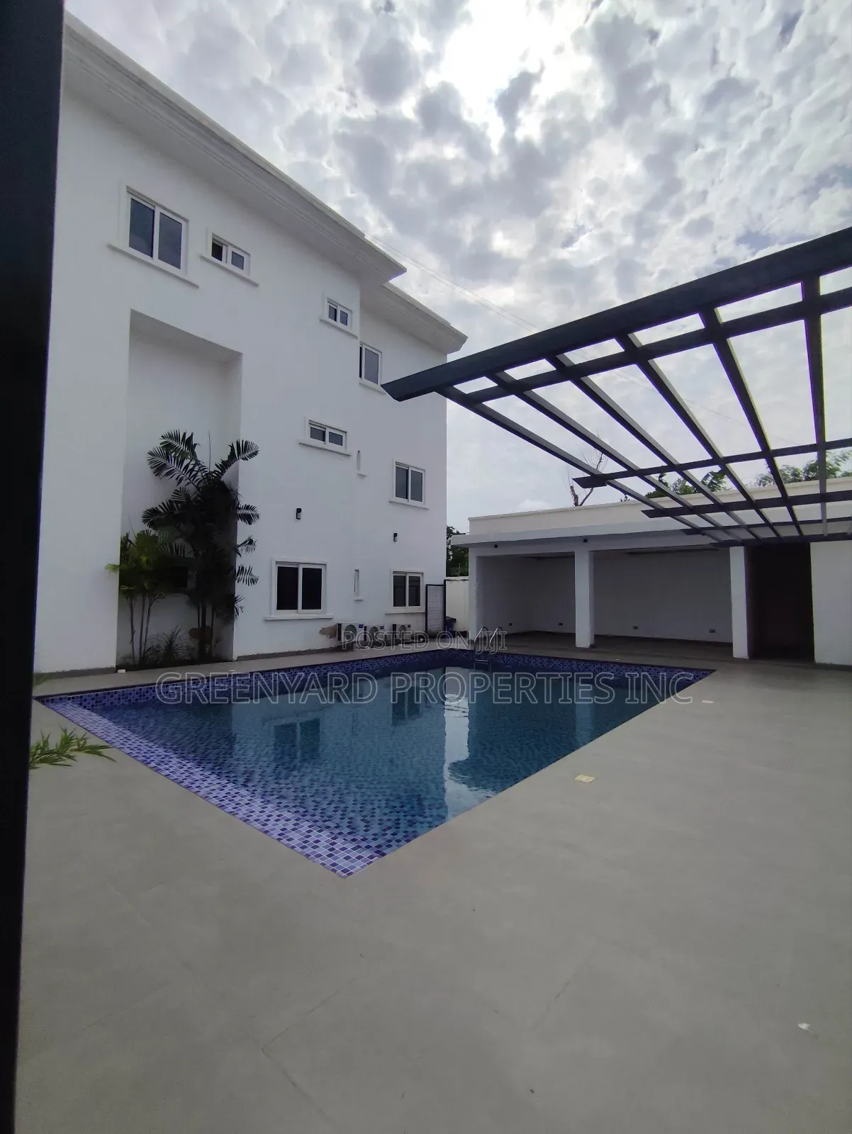 Furnished 4bdrm Townhouse / Terrace in East, Airport Residential Area