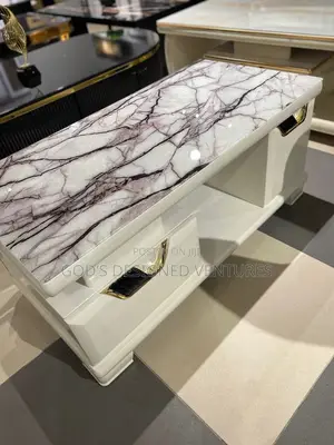 Classic and Quality Center Table