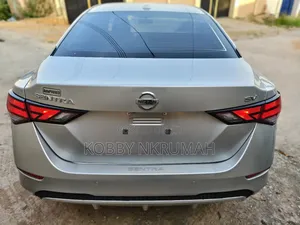 Nissan Sentra SV 2022 Silver