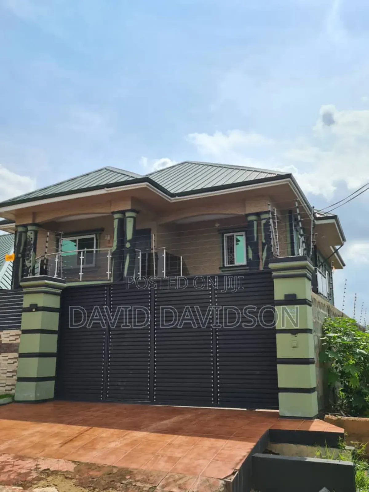 8bdrm House in 6 Bedroom House, Tema Metropolitan for sale